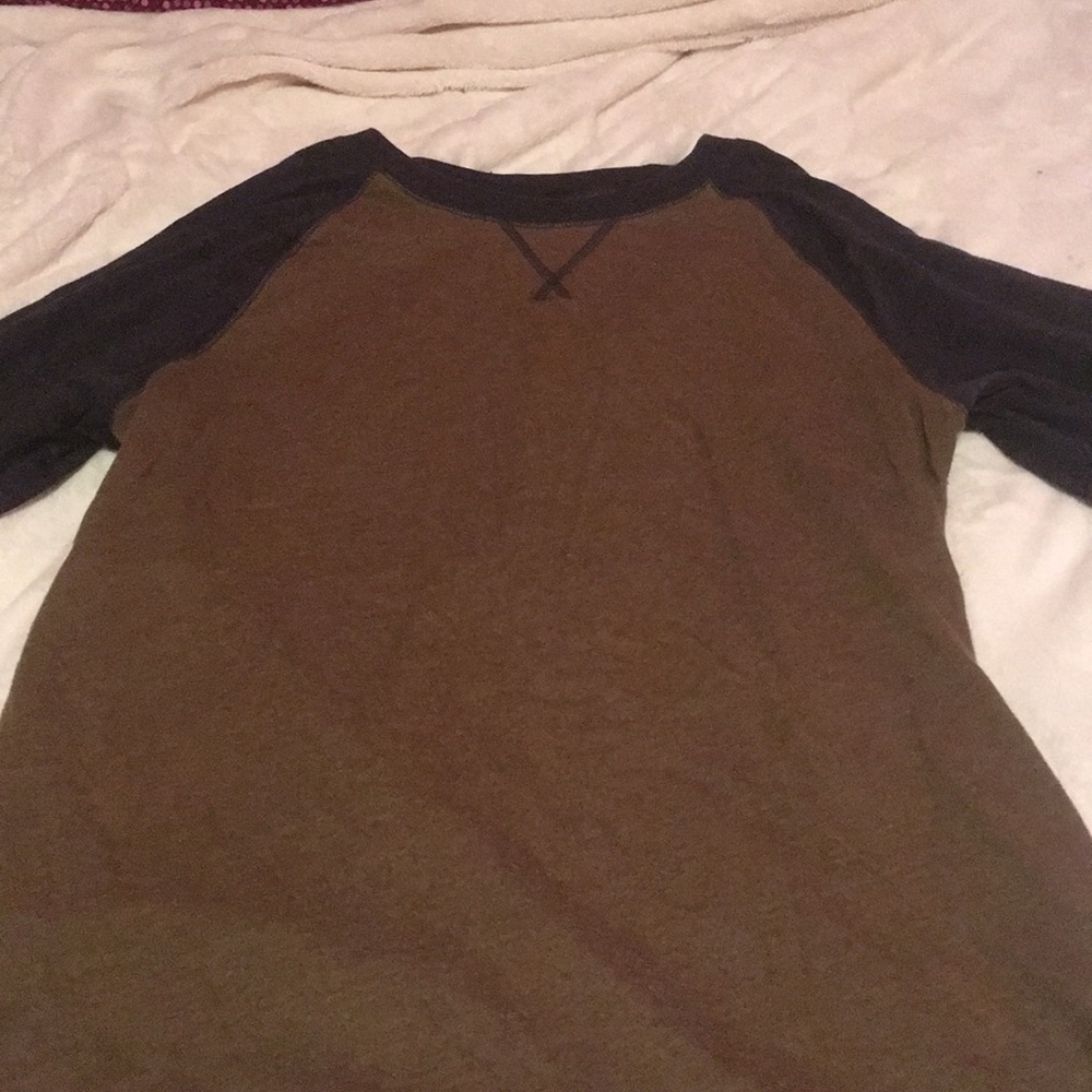 Three quarter sleeve tee